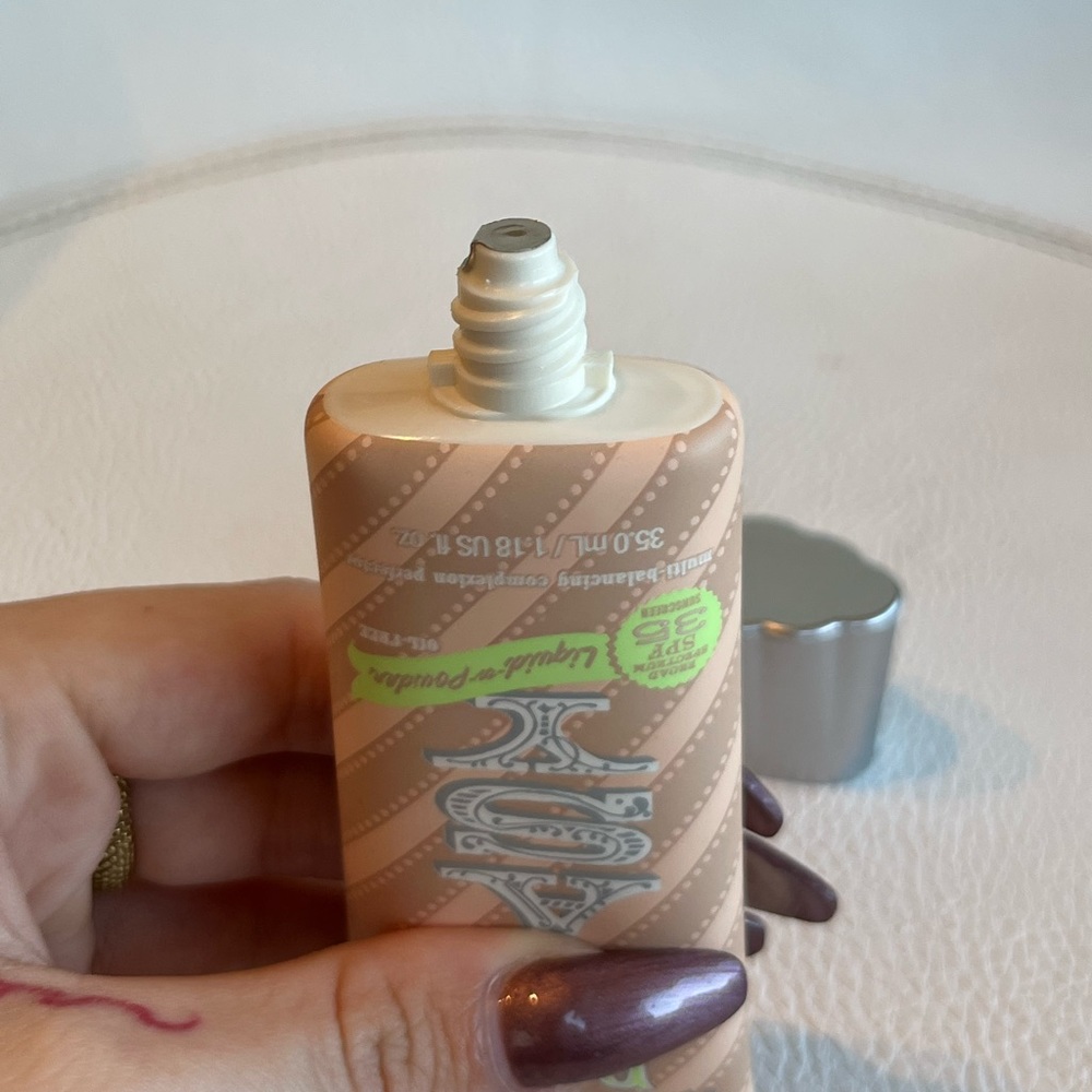 * Discontinued* Benefit Bigger than BB - multi balancing complexion perfector - Picture 3 of 11